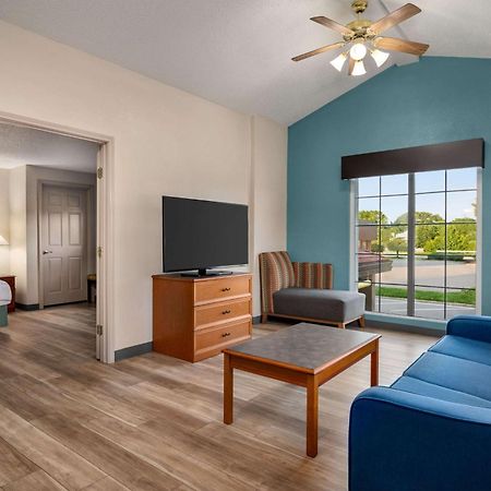 La Quinta Inn By Wyndham Columbus Airport Area Buitenkant foto