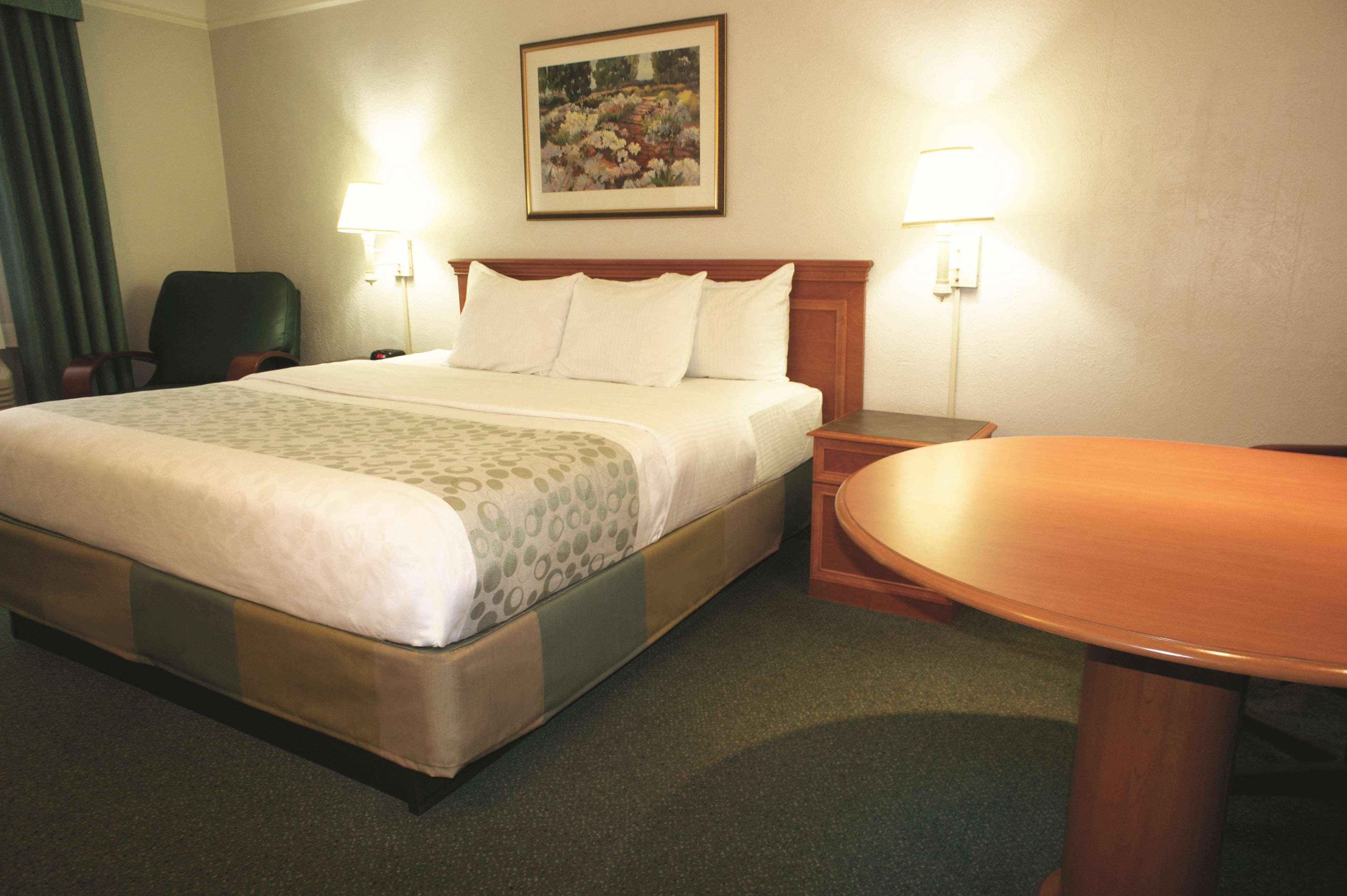 La Quinta Inn By Wyndham Columbus Airport Area Buitenkant foto