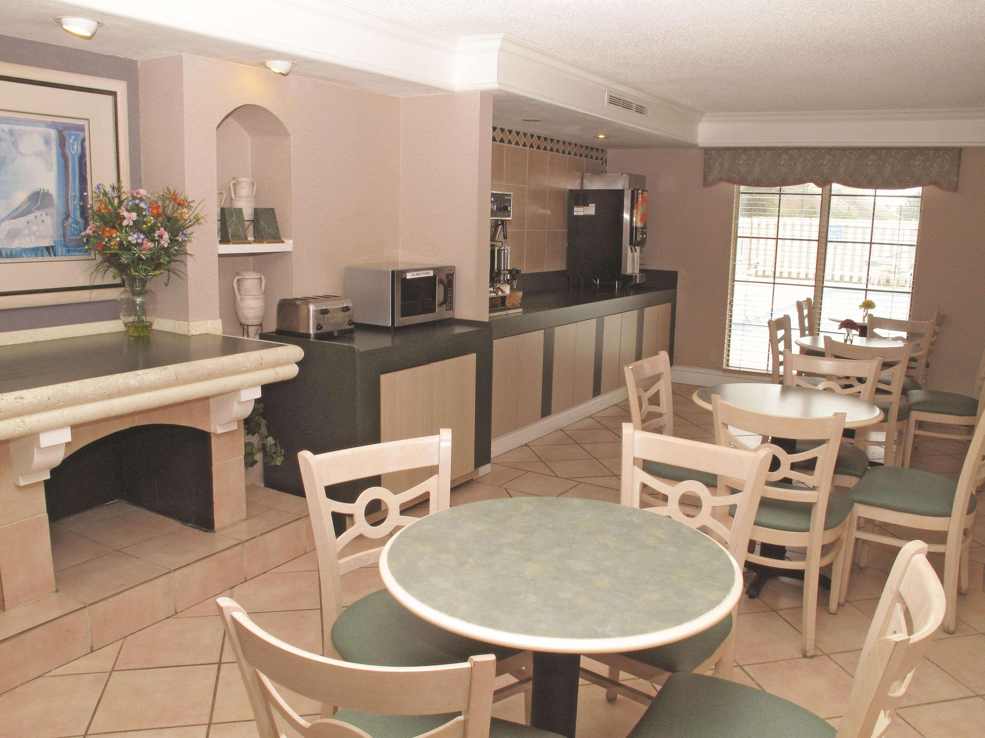 La Quinta Inn By Wyndham Columbus Airport Area Buitenkant foto